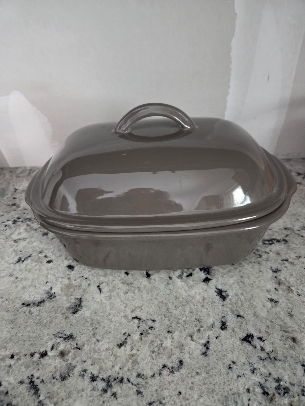 Pampered Chef Stoneware Covered Casserole Dish - Gray